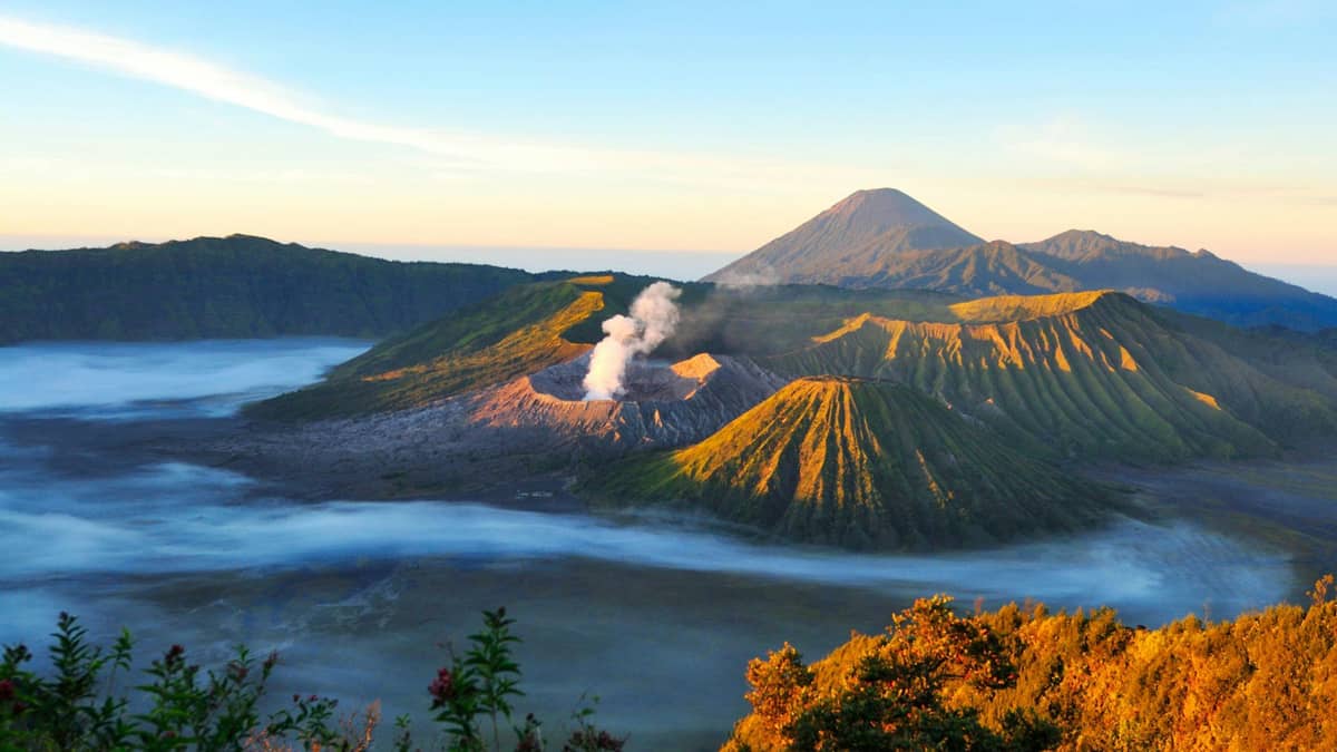 Climb Mount Bromo (Java)